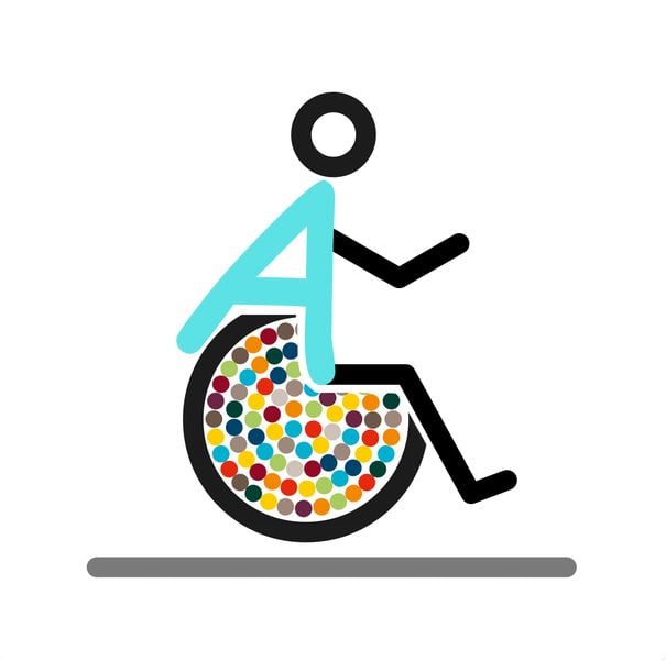 Logo: Ein Strichmännchen sitzt in einem Rollstuhl. Sein Körper ist ein türkises A. Der Speichenschutz des Rollis hat viele bunte Punkte. Unter dem Männchen ist ein gerade grauer Strich. Er steht für Barrierefreiheit.